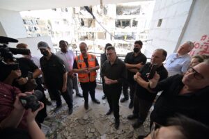 Israel dice que "no hay negociaciones" y que la ofensiva contra Irán "continuará hasta que se logren los objetivos"