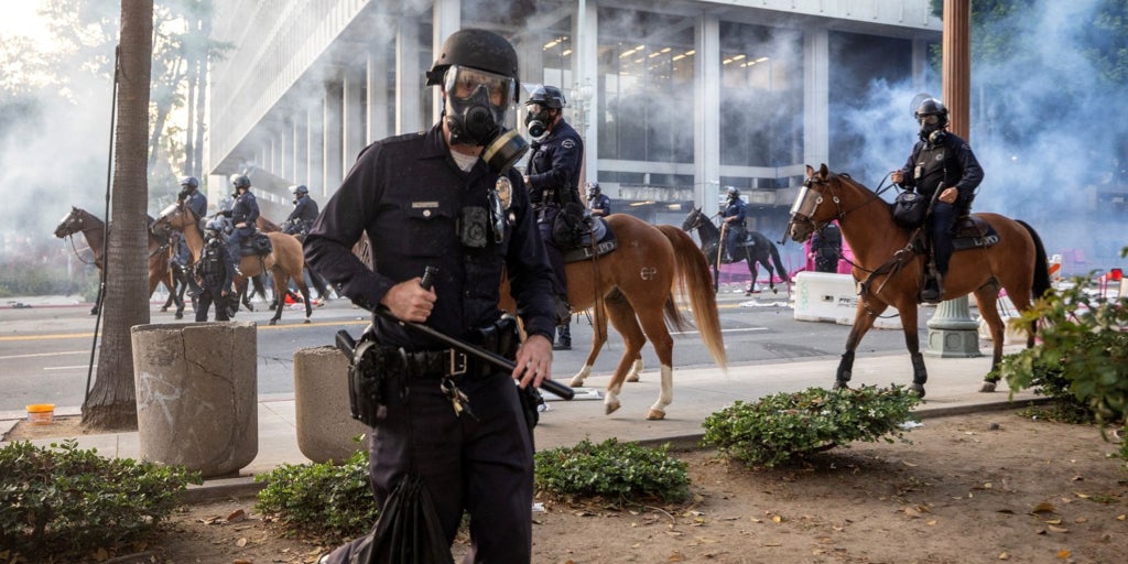 La Policía de Los Ángeles declara ilegales las manifestaciones en todo el centro de la ciudad