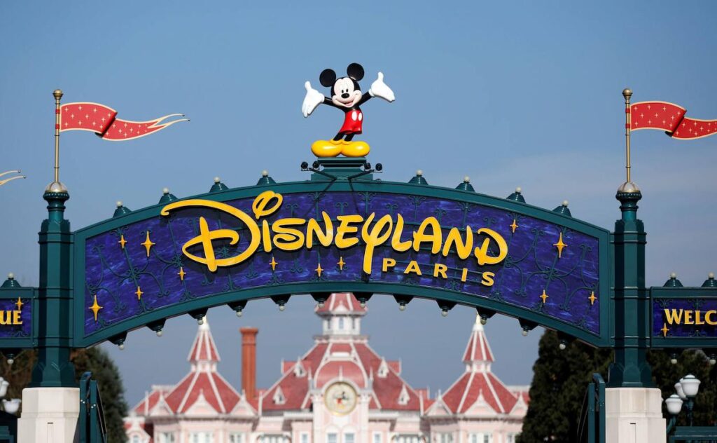 Prisión preventiva para el imputado por fingir una boda con una niña en Disneyland París