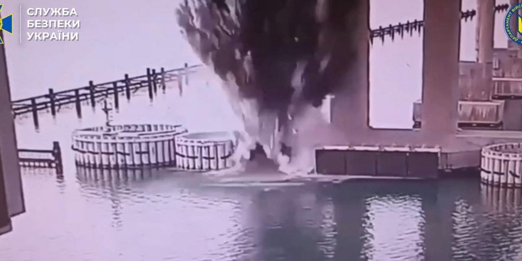 Ucrania sigue con sus golpes de efecto y mina por tercer vez el puente de Crimea