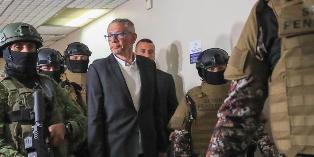 El exvicepresidente de Ecuador Jorge Glas es sentenciado a 13 años de cárcel por malversación