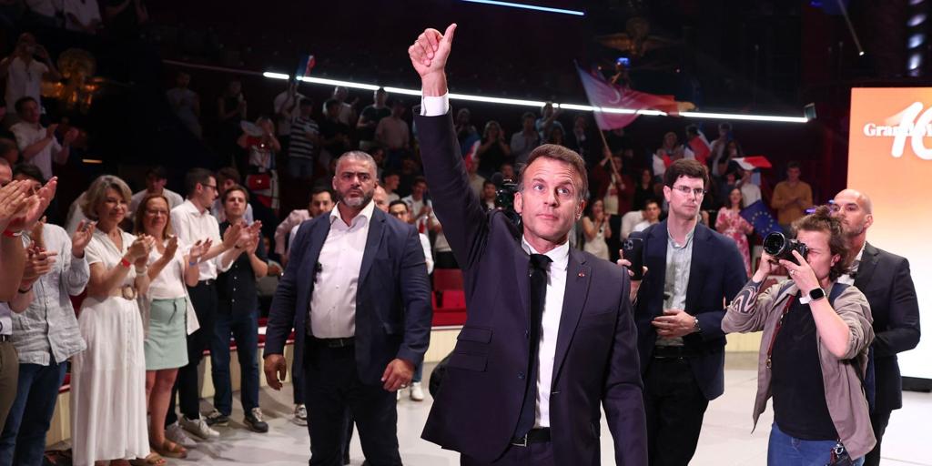 El gobernador del banco de Francia afirma que el país se encuentra en «una situación de urgencia absoluta»