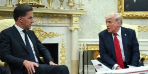 Trump amenaza a Rusia con aranceles del 100% si no hay un acuerdo para detener la guerra en Ucrania en 50 días