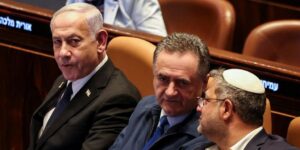 Uno de los partidos ultraortodoxos de Israel pone en riesgo el Gobierno de Netanyahu por el reclutamiento militar
