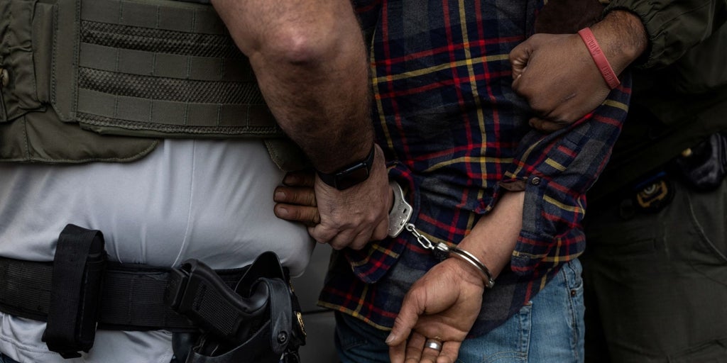 los abusos de los agentes de inmigración de EE.UU. a los detenidos
