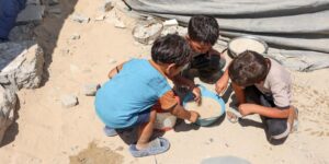 Al menos 22 palestinos muertos en una nueva noche de ataques israelíes en la Franja de Gaza
