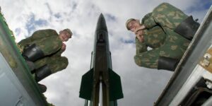 Así es el Oreshnik, el misil hipersónico con el que Putin amenaza a Europa y que ya ha entrado en servicio