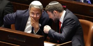 Ben Gvir y Smotrich, los dos 'halcones' de Netanyahu que sostienen su Gobierno pero dividen a Israel