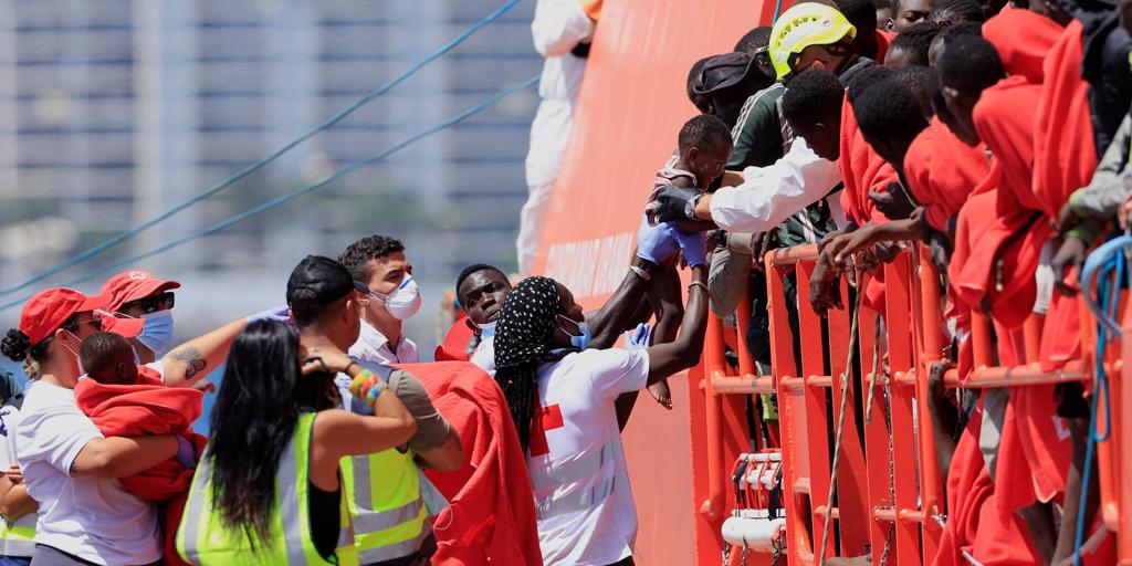 Caminando Fronteras denuncia el naufragio de un cayuco rumbo a Canarias, con 18 supervivientes y 40 cadáveres recuperados