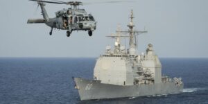 EE.UU. envía tres navíos de guerra cerca de Venezuela para hacer frente a los cárteles