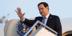 Estados Unidos revoca visas a funcionarios brasileños por vínculos con misiones médicas cubanas