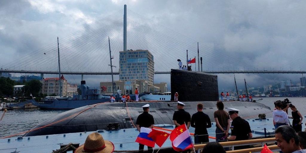 Rusia y China realizan maniobras navales conjuntas tras el despliegue de dos submarinos nucleares de EE.UU.