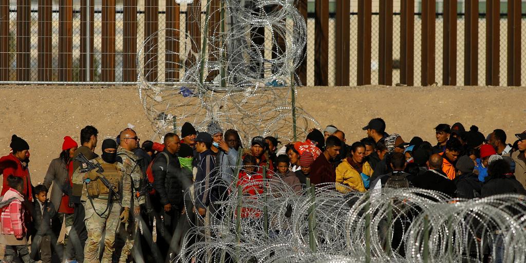 Trump construirá el mayor centro de detención de inmigrantes ilegales en una base militar de Texas