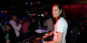 las discotecas parisinas comienzan a cerrar en masa