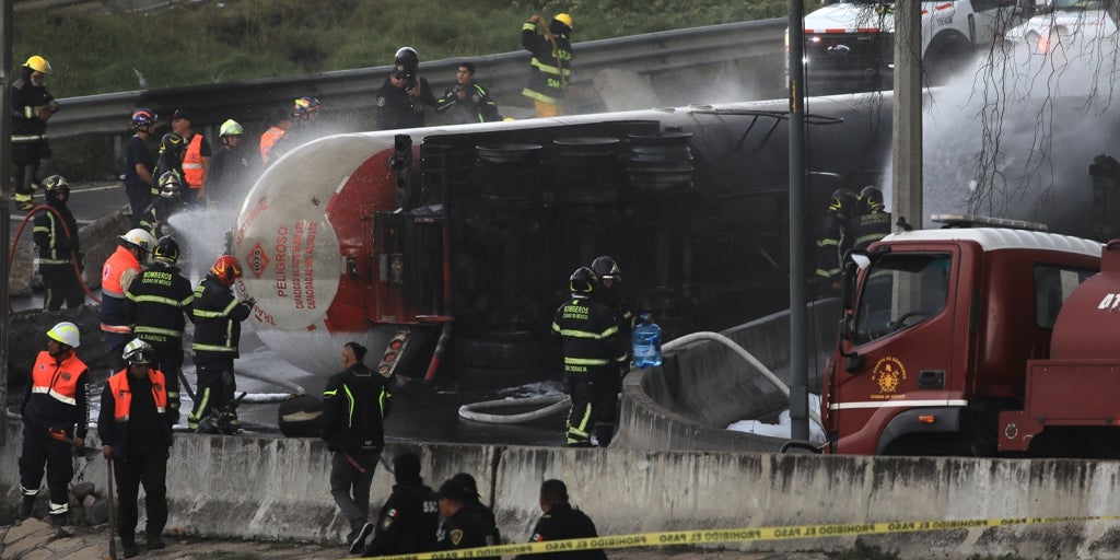 Al menos nueve muertos por la explosión de un camión de gas en Ciudad de México