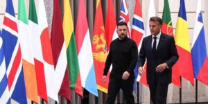 Macron asegura que 26 países se comprometen a participar en la seguridad de Ucrania por tierra mar y aire
