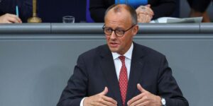 Merz anuncia un 'Otoño de reformas' para recortar las pensiones en Alemania