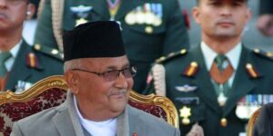 Queman el Parlamento de Nepal tras la dimisión del primer ministro