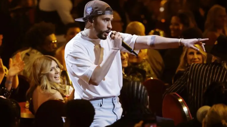 ¡Confirmado! Bad Bunny será el encargado del show de medio tiempo en el Super Bowl