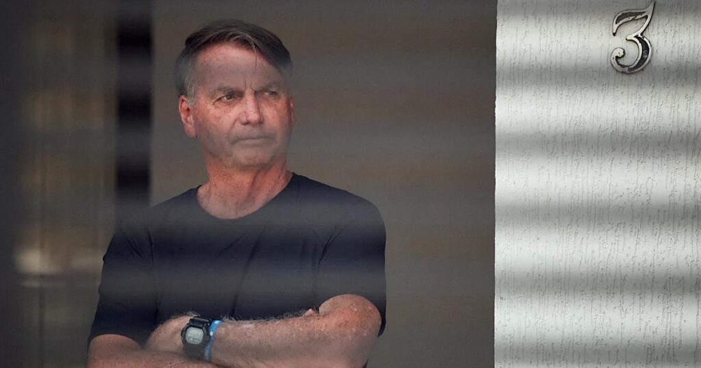 El Congreso de Brasil reduce la condena de Bolsonaro