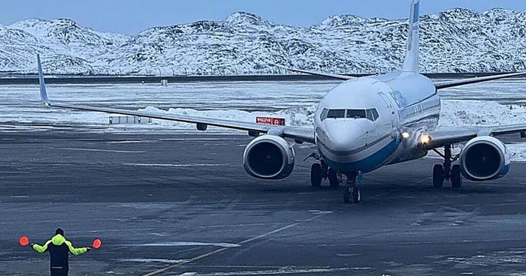 Evacúan el aeropuerto de Nuuk en Groenlandia por amenaza de bomba