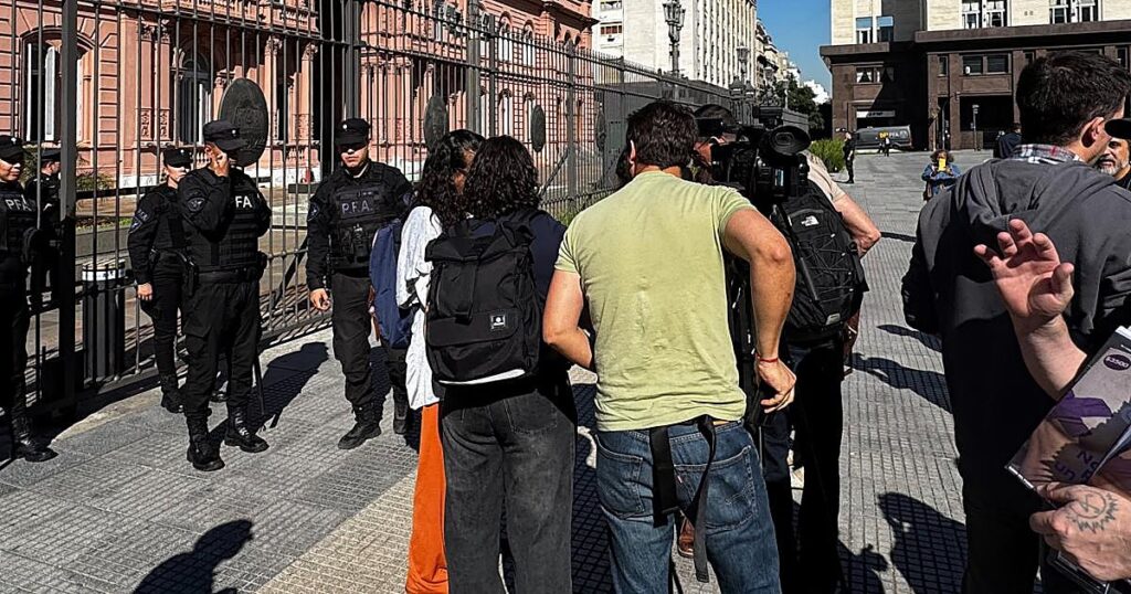 «Los periodistas, basuras inmundas, no están por encima de la ley»