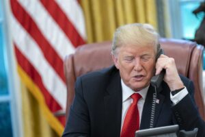 China reitera su oposición "clara" a que EEUU venda armamento a Taiwán a días del viaje de Trump