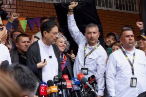 Cierran las urnas en las elecciones presidenciales de Colombia