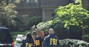 Detenido un ex alto cargo de la CIA que guardaba 40 millones de dólares en lingotes de oro en su casa