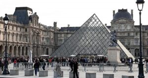 Detienen en París a un sospechoso de planear un atentado yihadista en el Louvre