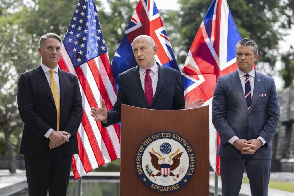 EEUU, Reino Unido y Australia actualizan en Singapur su pacto de defensa con el desarrollo de sistemas de drones