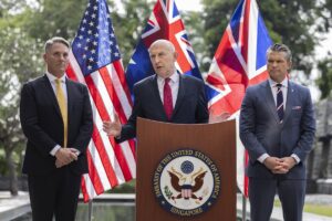 EEUU, Reino Unido y Australia actualizan en Singapur su pacto de defensa con el desarrollo de sistemas de drones