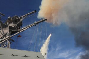EEUU ataca una base iraní en Bandar Abbas tras derribar drones sobre el estrecho de Ormuz