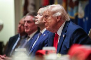 EEUU confirma un principio de acuerdo con Irán para extender la tregua y empezar a reabrir Ormuz