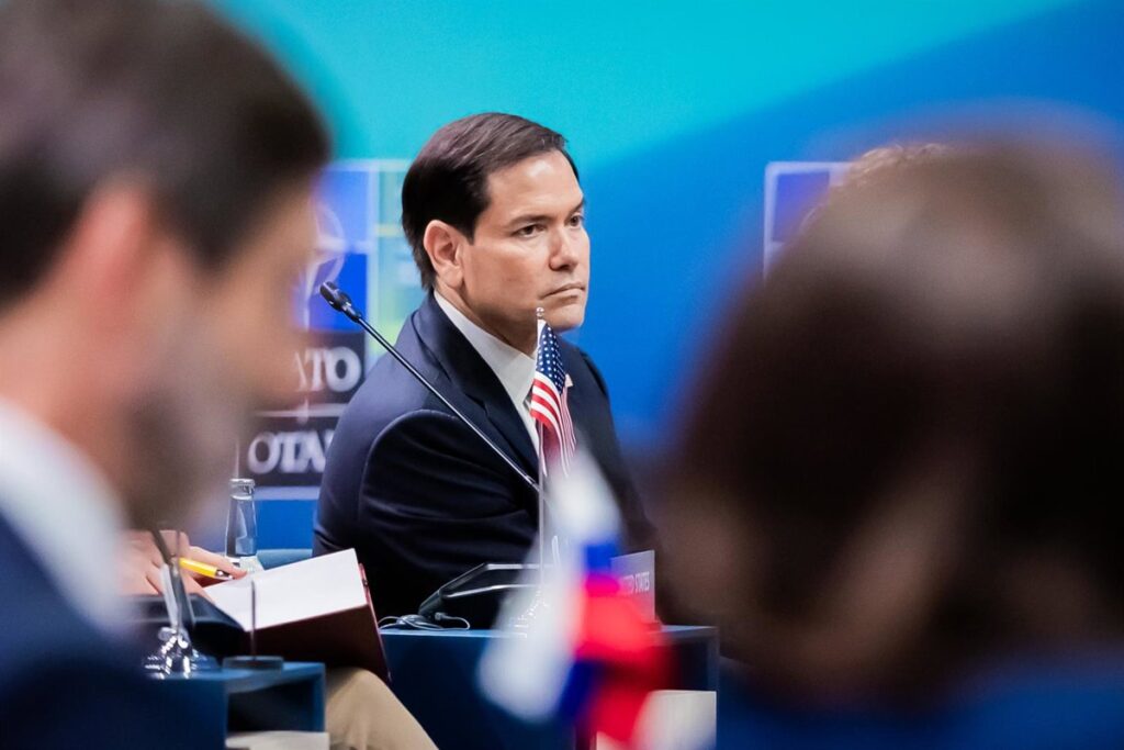 EEUU dice que la OTAN "debe ser beneficiosa para todos" los miembros ante la "decepción" de Trump con los aliados