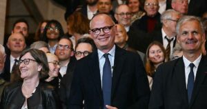 El candidato presidencial francés Édouard Philippe, investigado por malversación de fondos