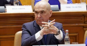 El caos político se apodera de Rumanía tras la destitución del primer ministro Bolojan