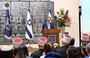 El presidente israelí alerta de la "brutalización" y la violencia de los colonos en Cisjordania