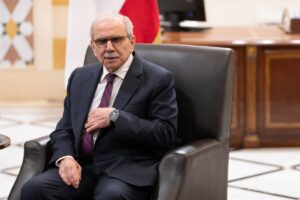 El primer ministro libanés considera aún "prematuro" hablar de una reunión entre Aoun y Netanyahu