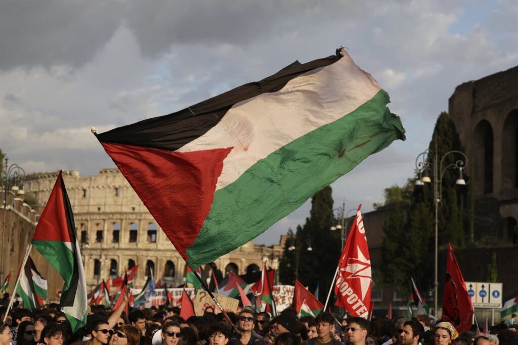 Grecia informa de que los activistas de la flotilla interceptados por Israel regresan a sus países de origen