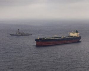 Irán advierte a los países que apliquen sanciones en su contra de que "enfrentarán dificultades" en Ormuz