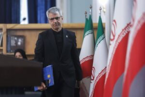 Irán afirma que sigue los intercambios con EEUU sobre una propuesta a través de Pakistán