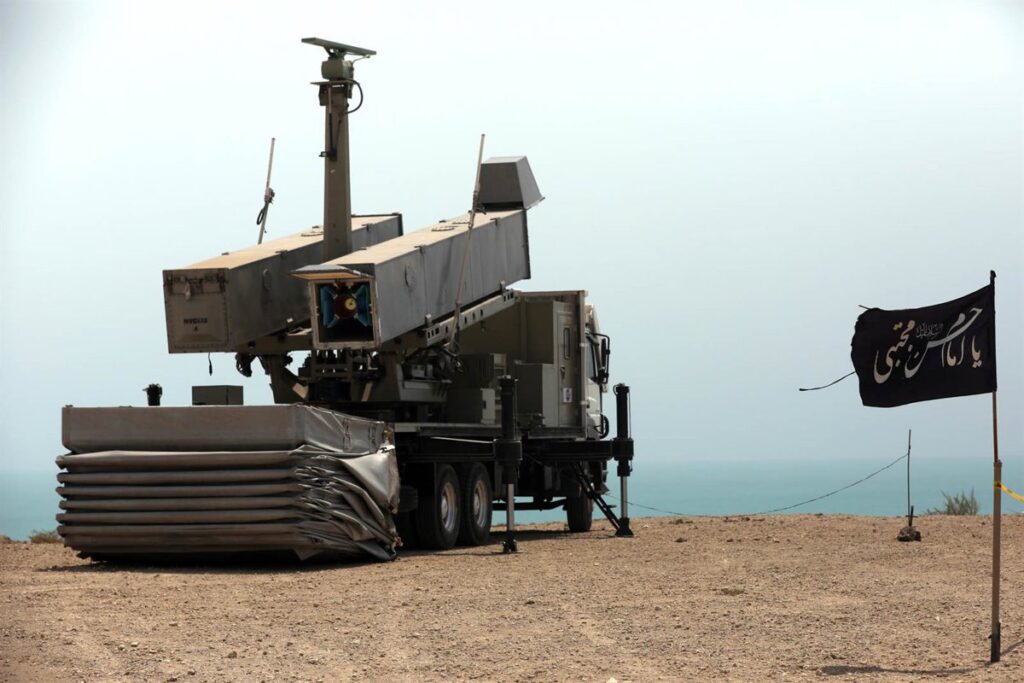 Irán bombardea una base estadounidense en respuesta al ataque de EEUU en Bandar Abbas