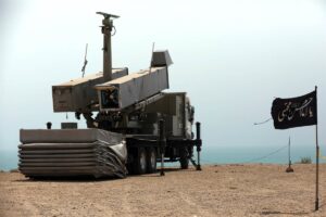 Irán bombardea una base estadounidense en respuesta al ataque de EEUU en Bandar Abbas