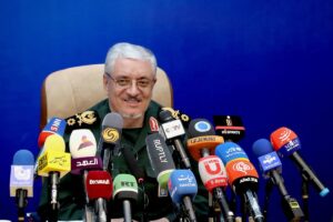 Irán recalca que EEUU "debe esperar una repetición de sus derrotas" si no acepta su propuesta de paz