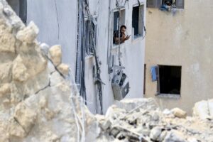 Israel y Hezbolá reanudan los combates a pesar de la extensión del alto el fuego