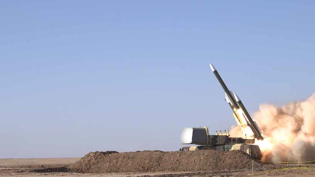 La Guardia Revolucionaria de Irán, dispuesta a "una respuesta decisiva" tras la "violación del alto el fuego" de EEUU