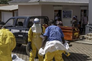La ONU confirma 18 muertos y 134 casos del brote de ébola en RDC y su expansión a Uganda