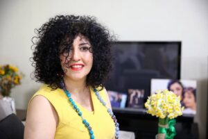 Más de 110 Nobel piden la liberación de la activista iraní Narges Mohammadi tras su traslado hospitalario