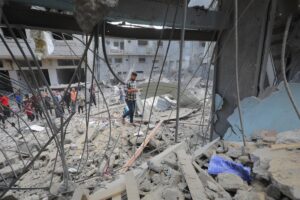 Mueren cuatro palestinos en nuevos ataques de Israel contra Gaza a pesar del alto el fuego en vigor